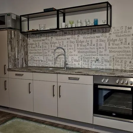 Clemens - Wohnkueche + 2 Schlafraeume + Bad + Terrasse Apartman *