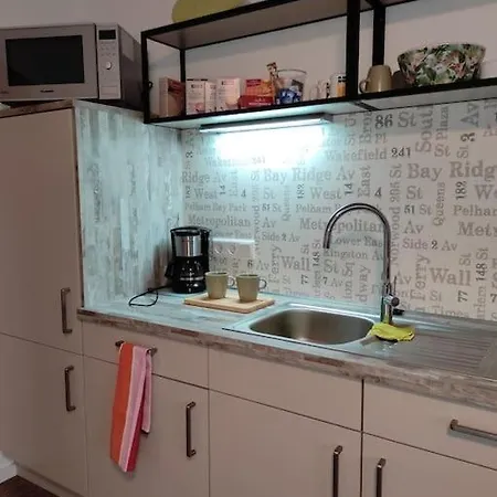 Clemens - Wohnkueche + 2 Schlafraeume + Bad + Terrasse Apartmán