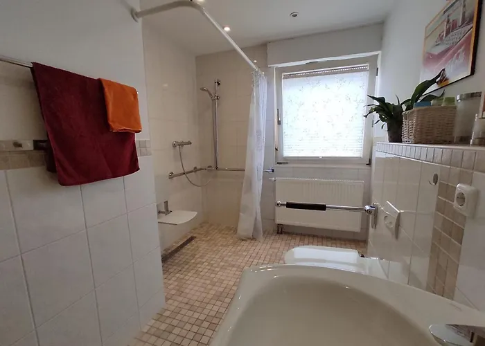 Clemens - Wohnkueche + 2 Schlafraeume + Bad + Terrasse Apartment *